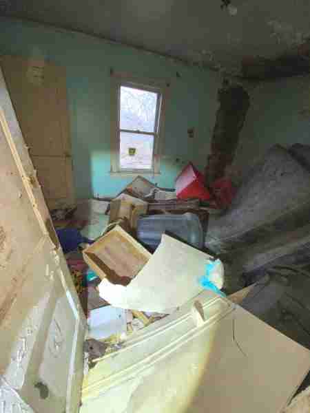 14475 Robson (35).jpg